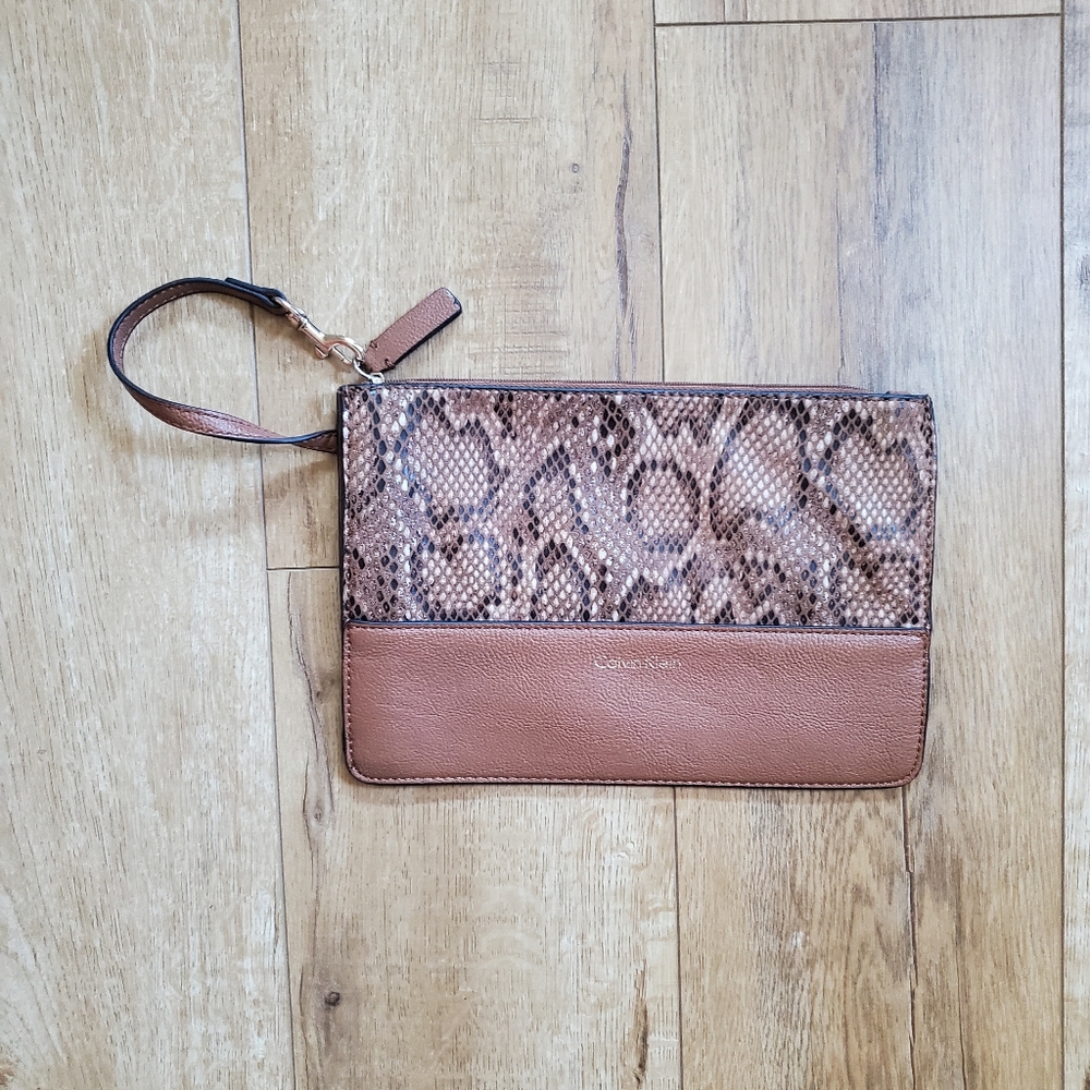 Calvin Klein Pebbled Leather Snakeskin Wristlet Clutch Brown Animal Print EUC
